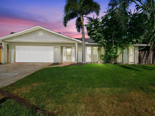 527 WAYFARER DRIVE, TARPON SPRINGS, FL 34689
