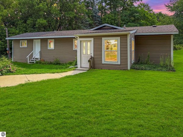 9010 Edgar Road E, Vestaburg, MI 48891