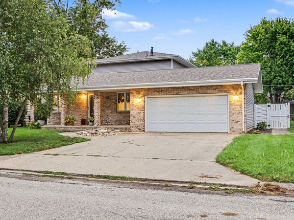 808 N Mohave Drive , Pontiac, IL 61764