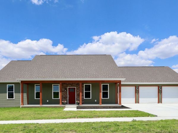 1564 Brooke Park Drive , Circleville, OH 43113