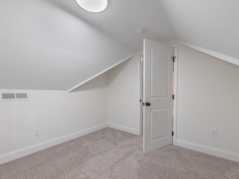 2728 Silverleaf Avenue, Cincinnati, OH 45212 Photo 25