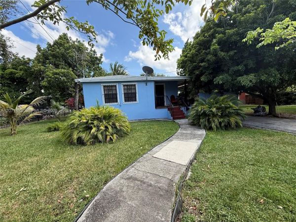 3102 NW 31st St , Miami, FL 33142