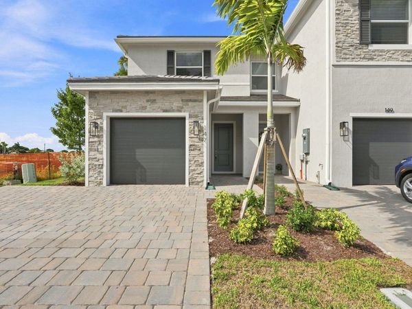 147 LAKESIDE LANDING Court, Royal Palm Beach, FL 33411