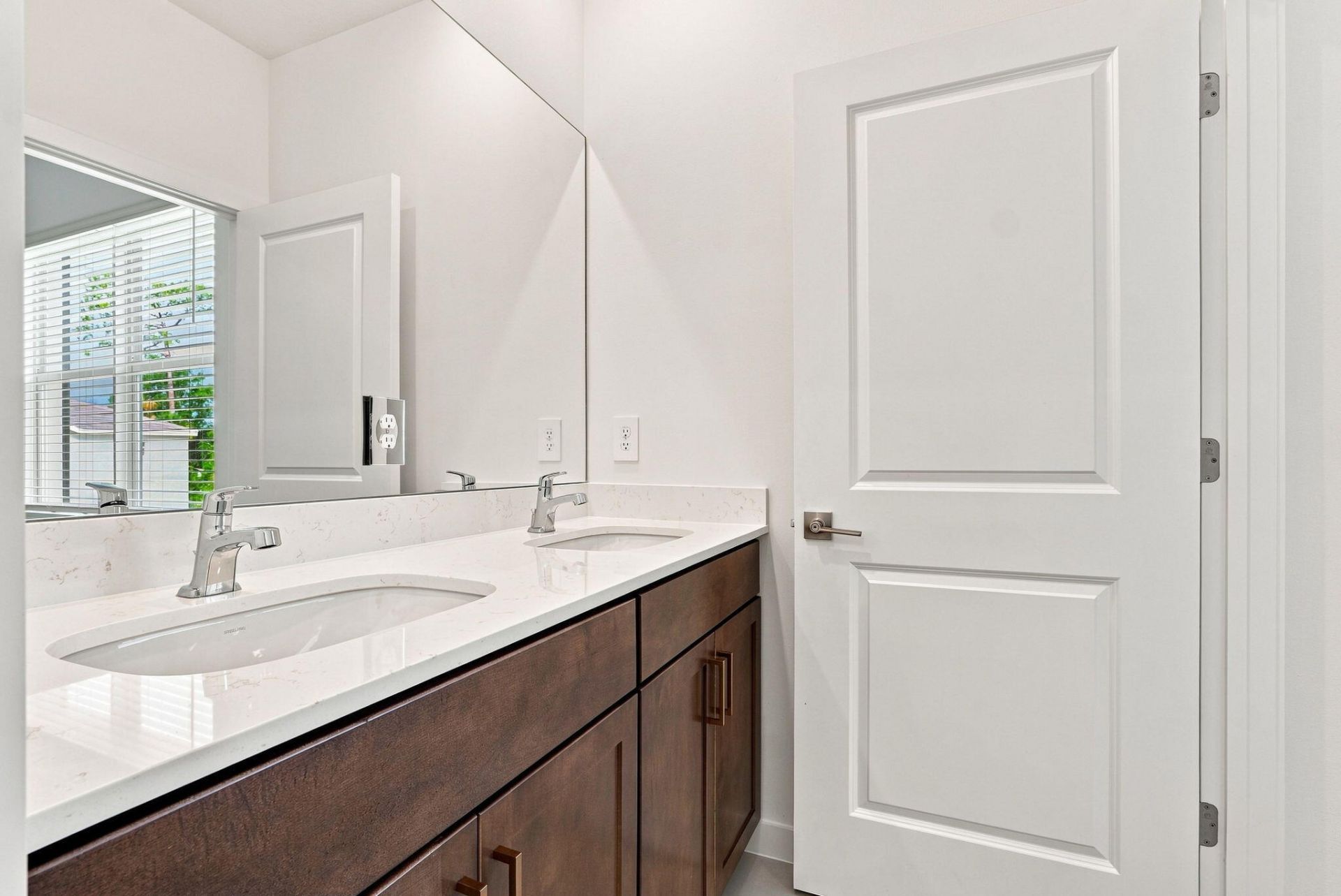 147 Lakeside Landing Court, Royal Palm Beach, FL 33411 Photo