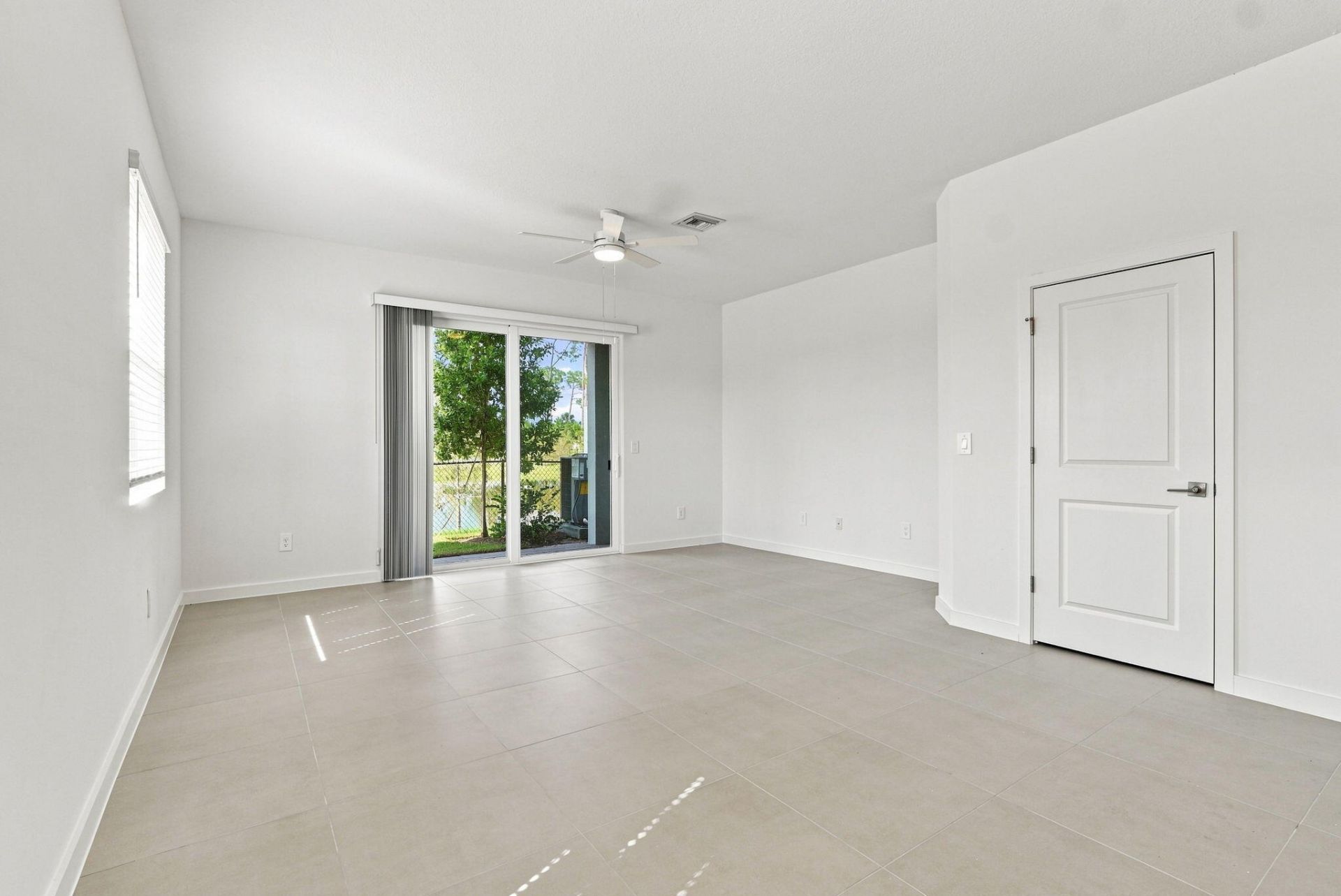 147 Lakeside Landing Court, Royal Palm Beach, FL 33411 Photo