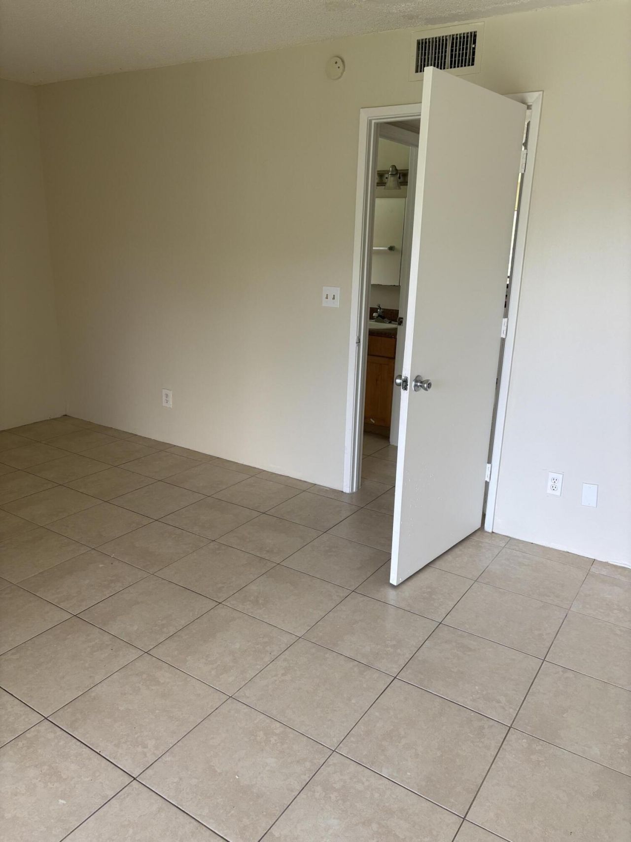 1437 Meadows Circle W, Unit 1437, Boynton Beach, FL 33436 Photo