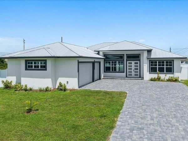 121 SW SEA LION Road, Port St. Lucie, FL 34953