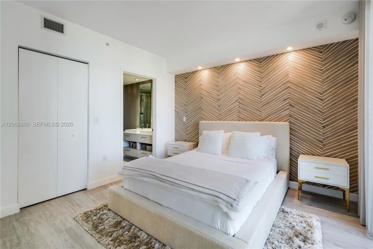 55 SW 9th St , Unit 2301, Miami, FL 33130 Photo