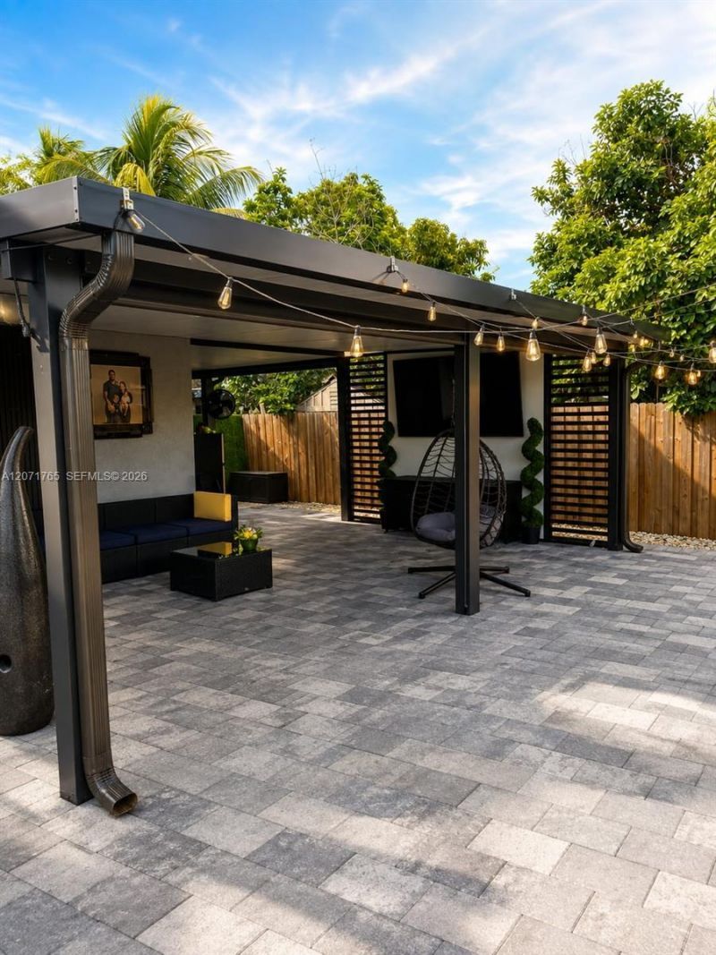 8601 NW 192nd Ter, Hialeah, FL 33015 Photo