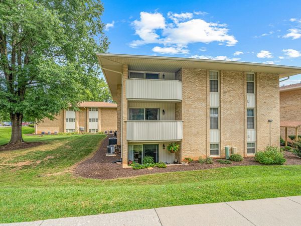 5260 Crossbow CIR , UNIT 18C, Roanoke, VA 24018