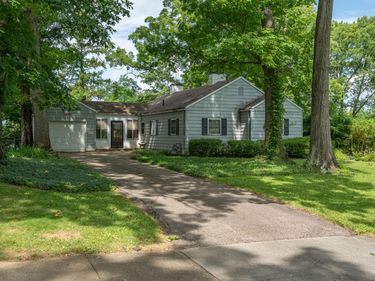 1971 Oak Knoll Drive, Springfield, OH 45504