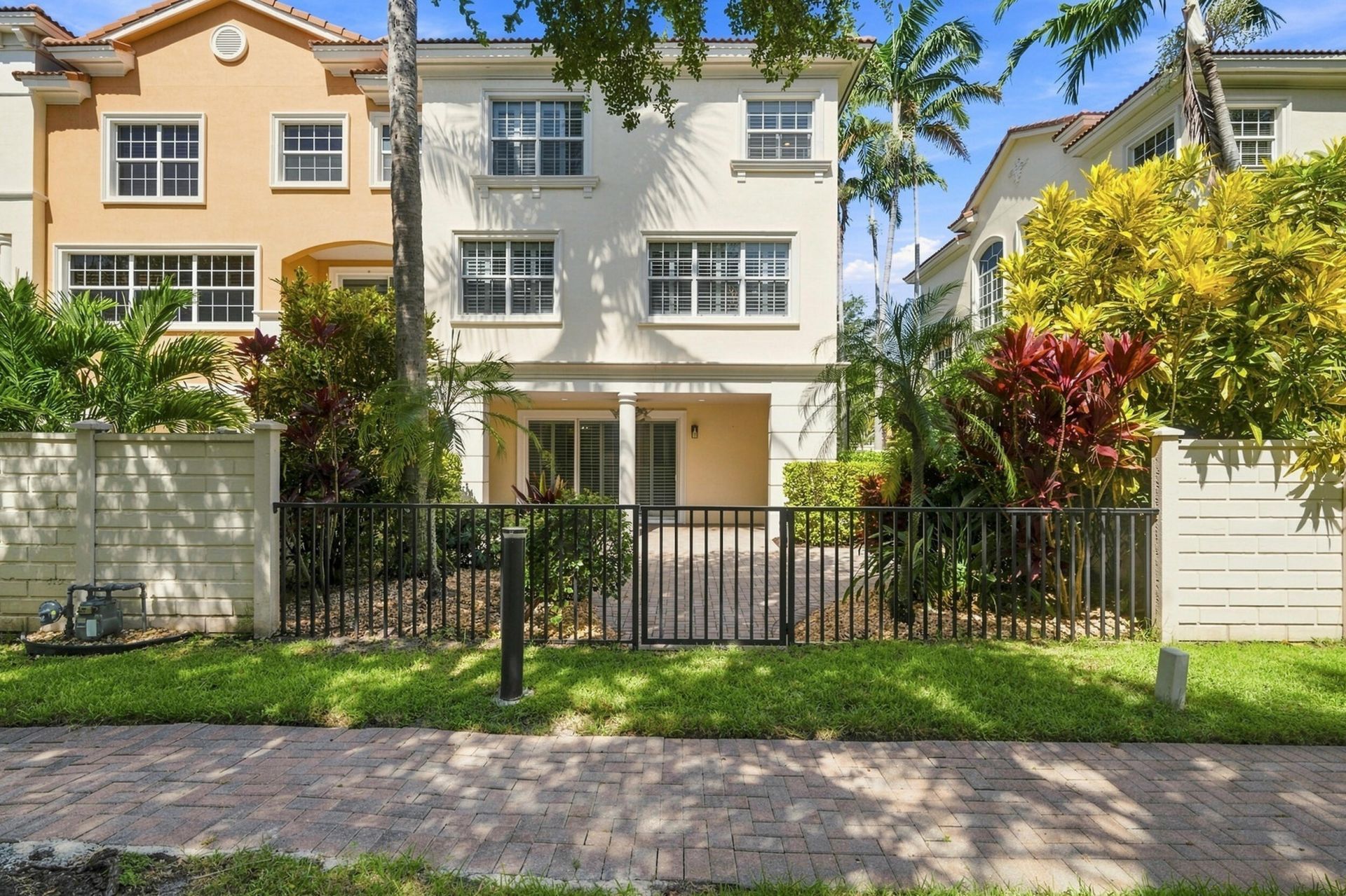 5550 NE Trieste Terrace, Boca Raton, FL 33487 Photo