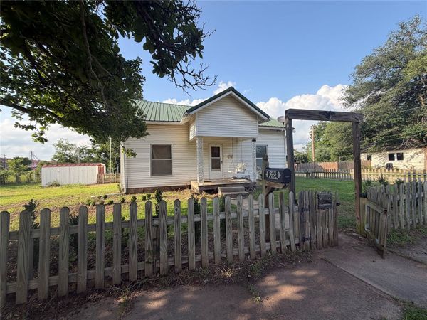 233 E 3rd Street E, Pawhuska, OK 74056