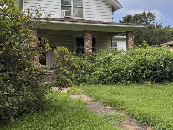 713 E 11TH ST, Muscatine, IA 52761