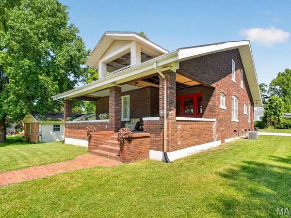 200 N Market Street , New Athens, IL 62264