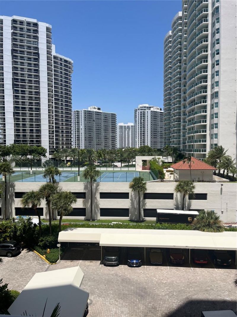 20191 E Country Club Dr , Unit 503, Aventura, FL 33180 Photo