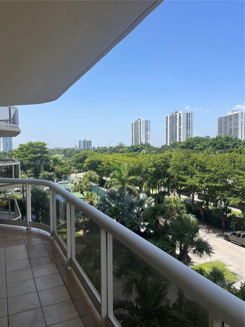 20191 E Country Club Dr , Unit 503, Aventura, FL 33180 Photo