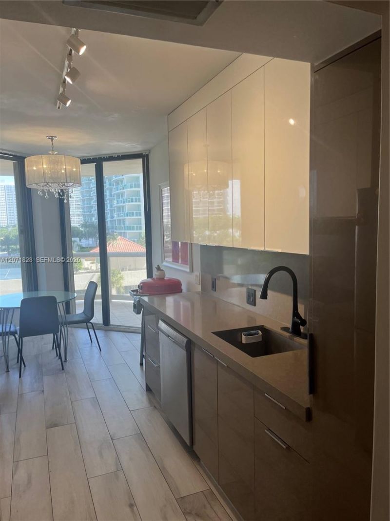 20191 E Country Club Dr , Unit 503, Aventura, FL 33180 Photo