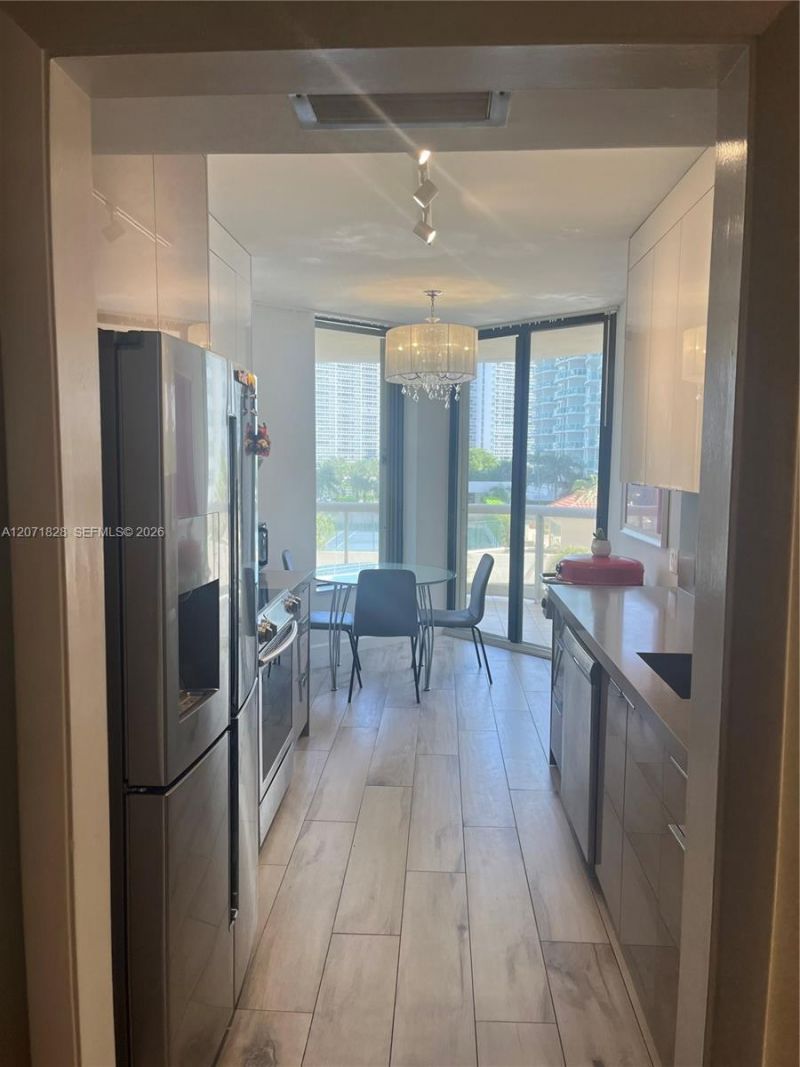 20191 E Country Club Dr , Unit 503, Aventura, FL 33180 Photo