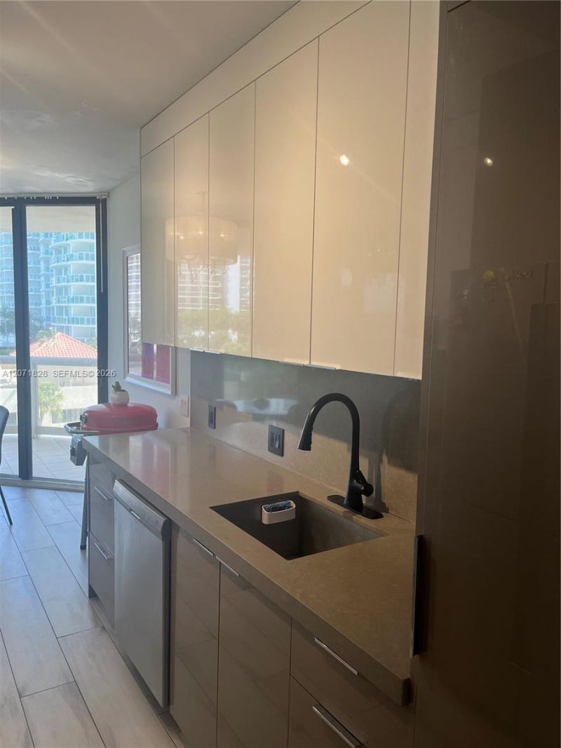 20191 E Country Club Dr , Unit 503, Aventura, FL 33180 Photo