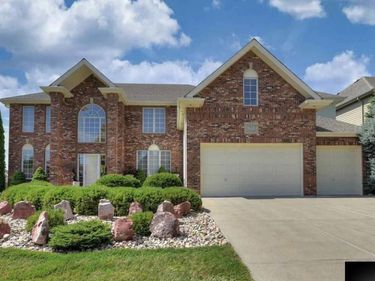 936 S 181 Street, Elkhorn, NE 68022