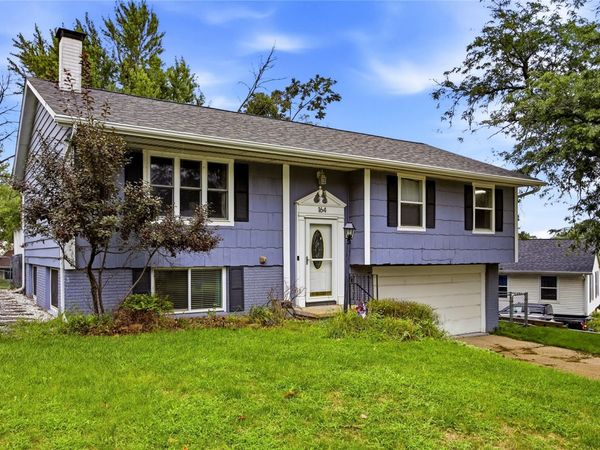 164 Brentwood Drive NE, Cedar Rapids, IA 52402