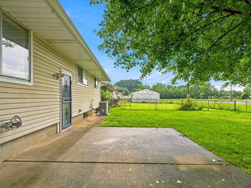 3449 Bolton Avenue , Columbus, OH 43227 Photo 27