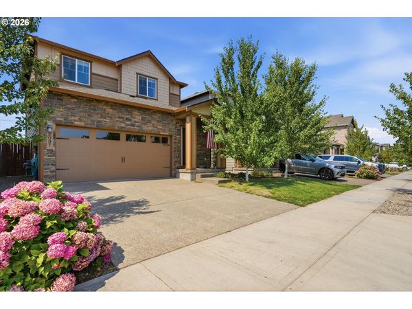 2097 NW WOODLAND DR, McMinnville, OR 97128