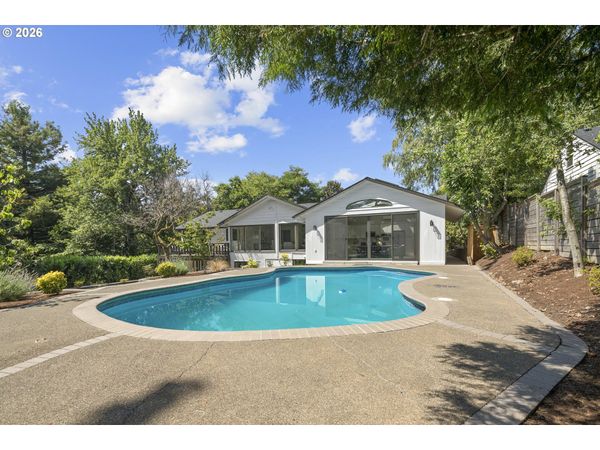 2710 SW MAPLE LN, Portland, OR 97225