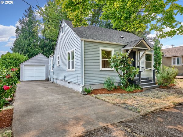 1136 NE GALLOWAY ST, McMinnville, OR 97128