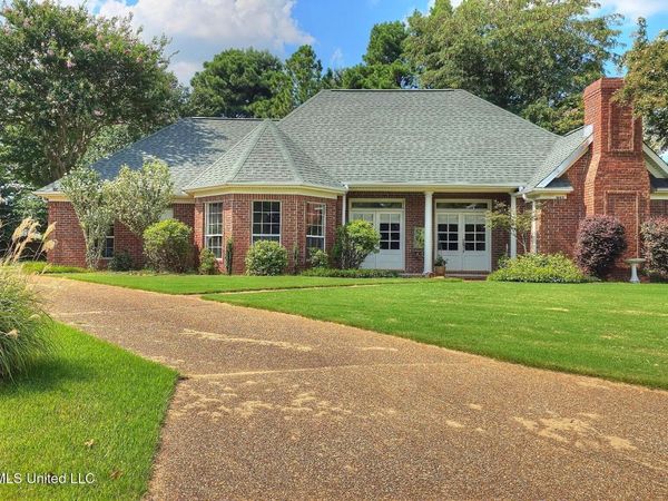 1663 Cedar Trail Cove, Hernando, MS 38632