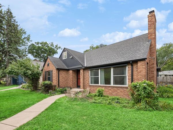 2011 Vincent Avenue N, Minneapolis, MN 55411