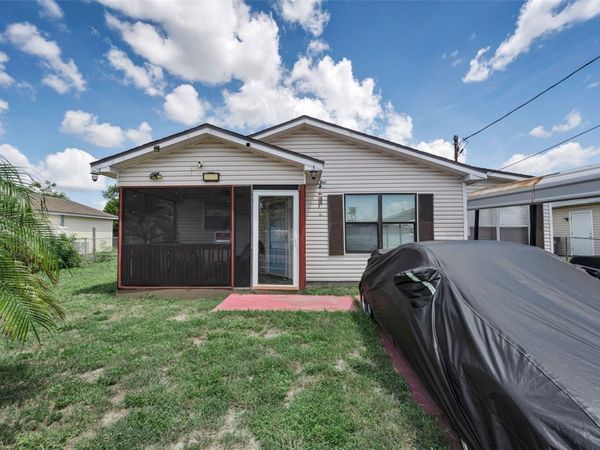 7526 CAROLTON CIRCLE , TAMPA, FL 33619