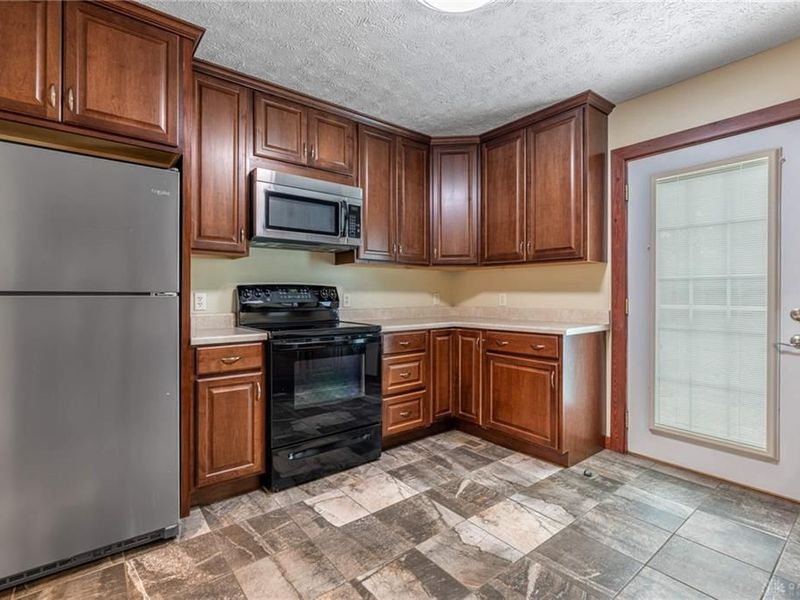 450 Columbus, Xenia, OH 45385 Photo 10