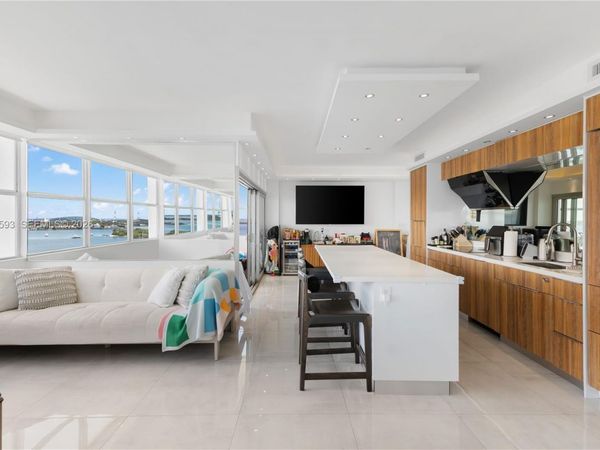 3 Island Ave, Unit 14D, Miami Beach, FL 33139