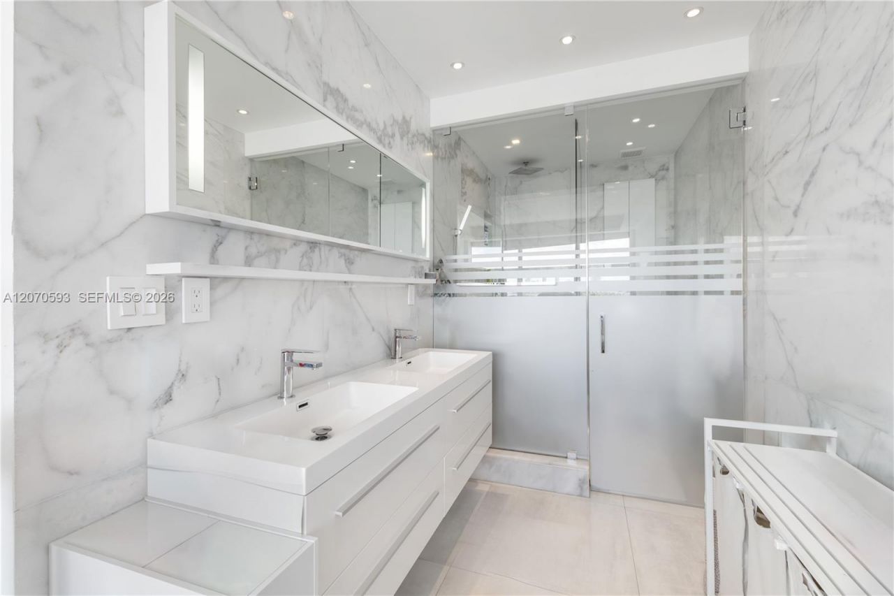 3 Island Ave, Unit 14D, Miami Beach, FL 33139 Photo
