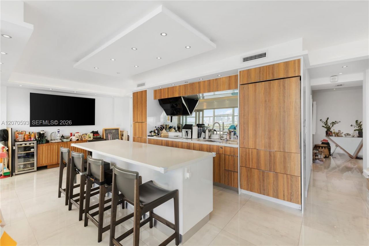 3 Island Ave, Unit 14D, Miami Beach, FL 33139 Photo