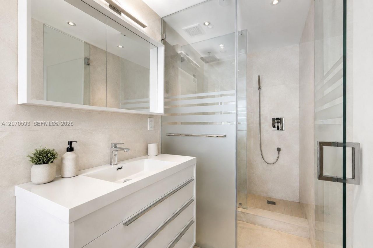3 Island Ave, Unit 14D, Miami Beach, FL 33139 Photo