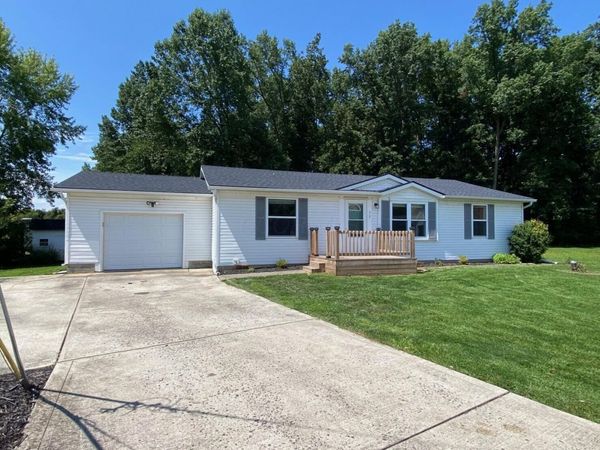 33 Lynnwood Circle SE, Buckeye Lake, OH 43008
