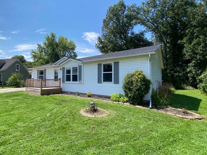 33 Lynnwood Circle SE, Buckeye Lake, OH 43008 Photo 2