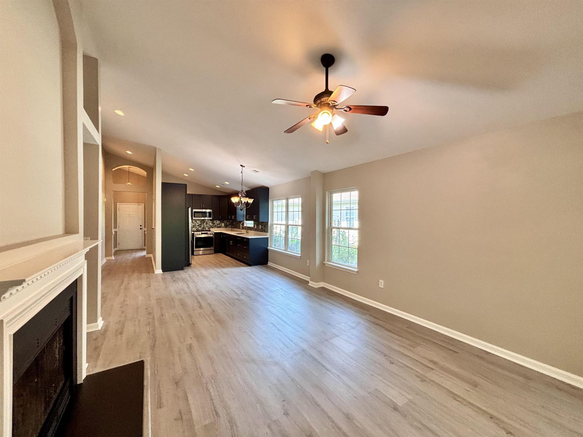 605 Needlerush Ct. Photo 11