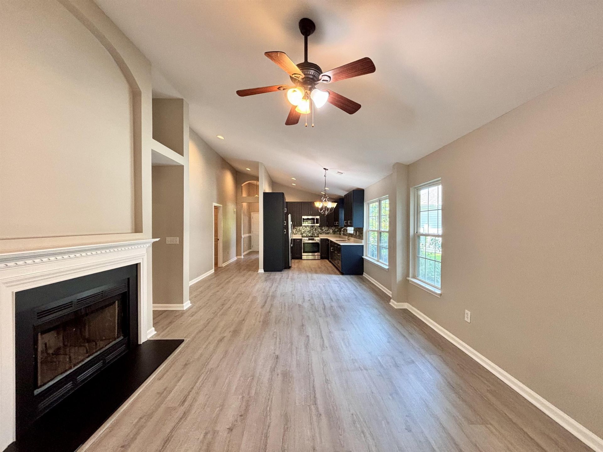 605 Needlerush Ct. Photo 12