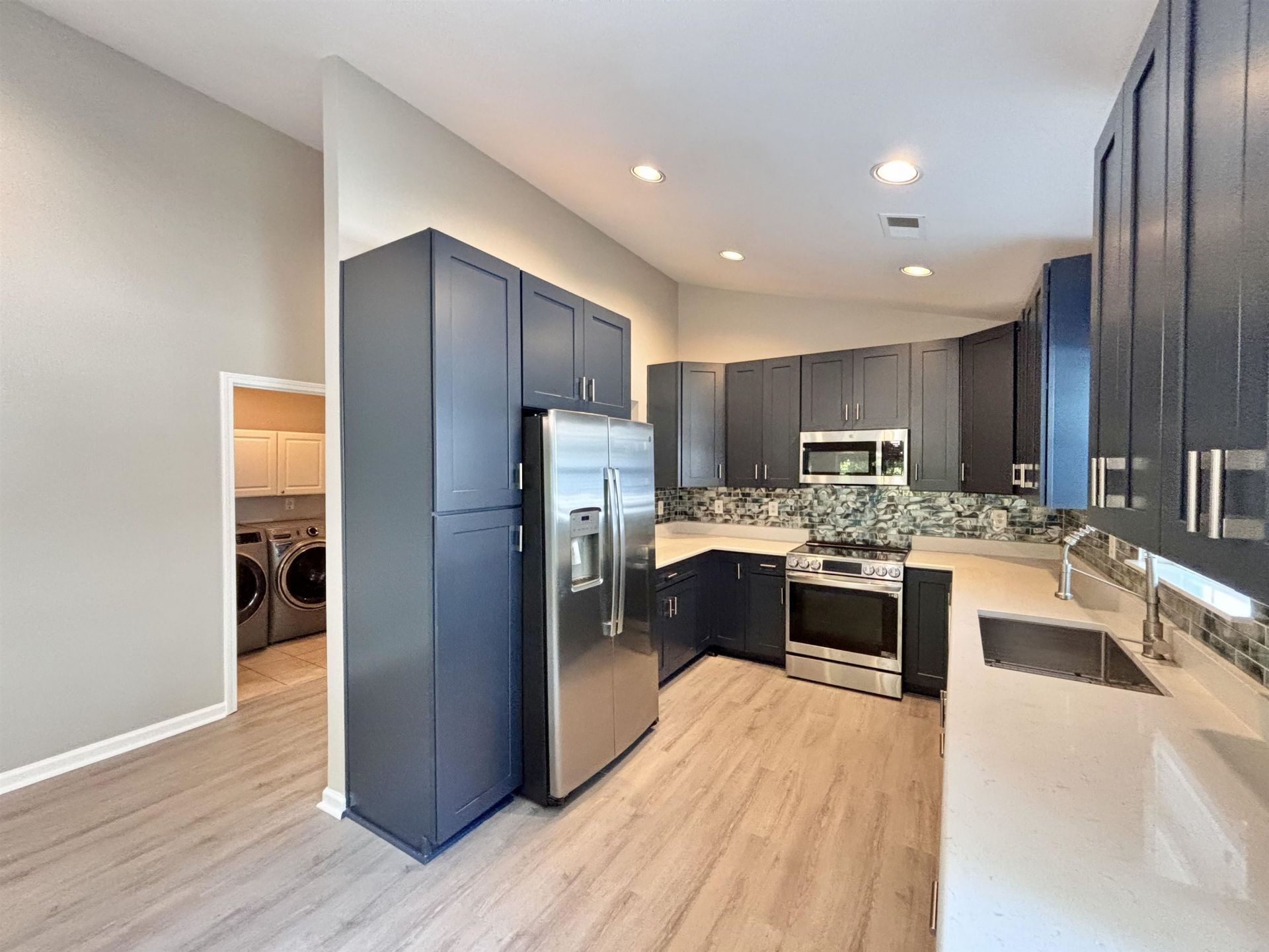 605 Needlerush Ct. Photo 18