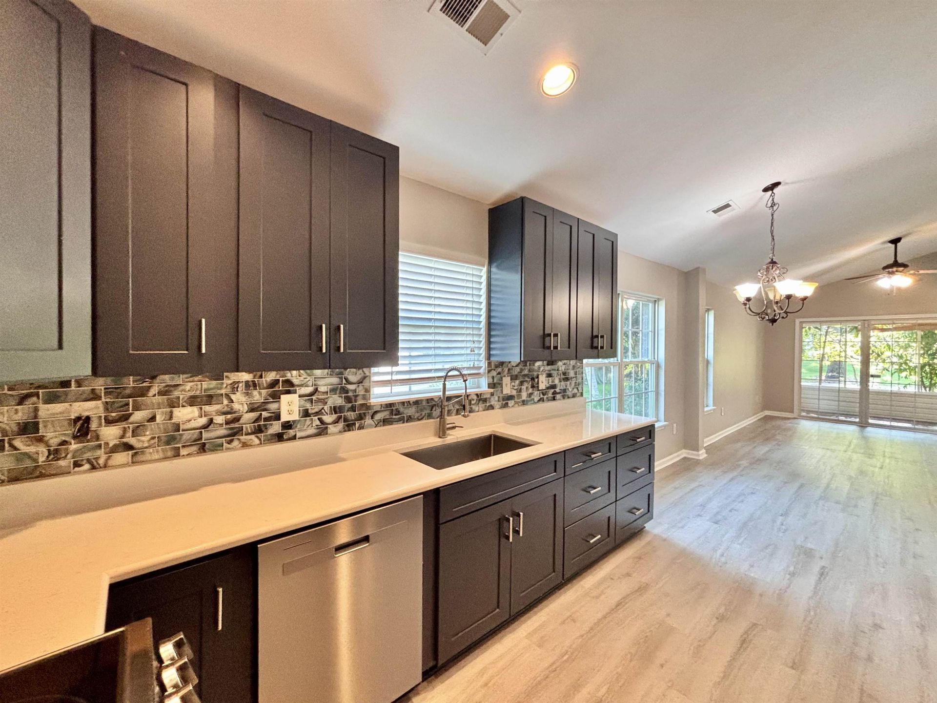 605 Needlerush Ct. Photo 27