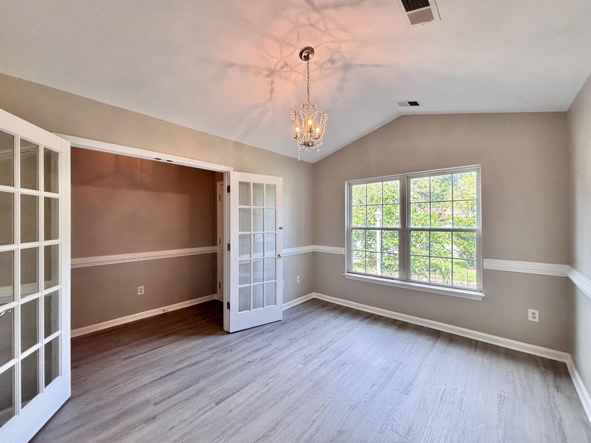 605 Needlerush Ct. Photo 32