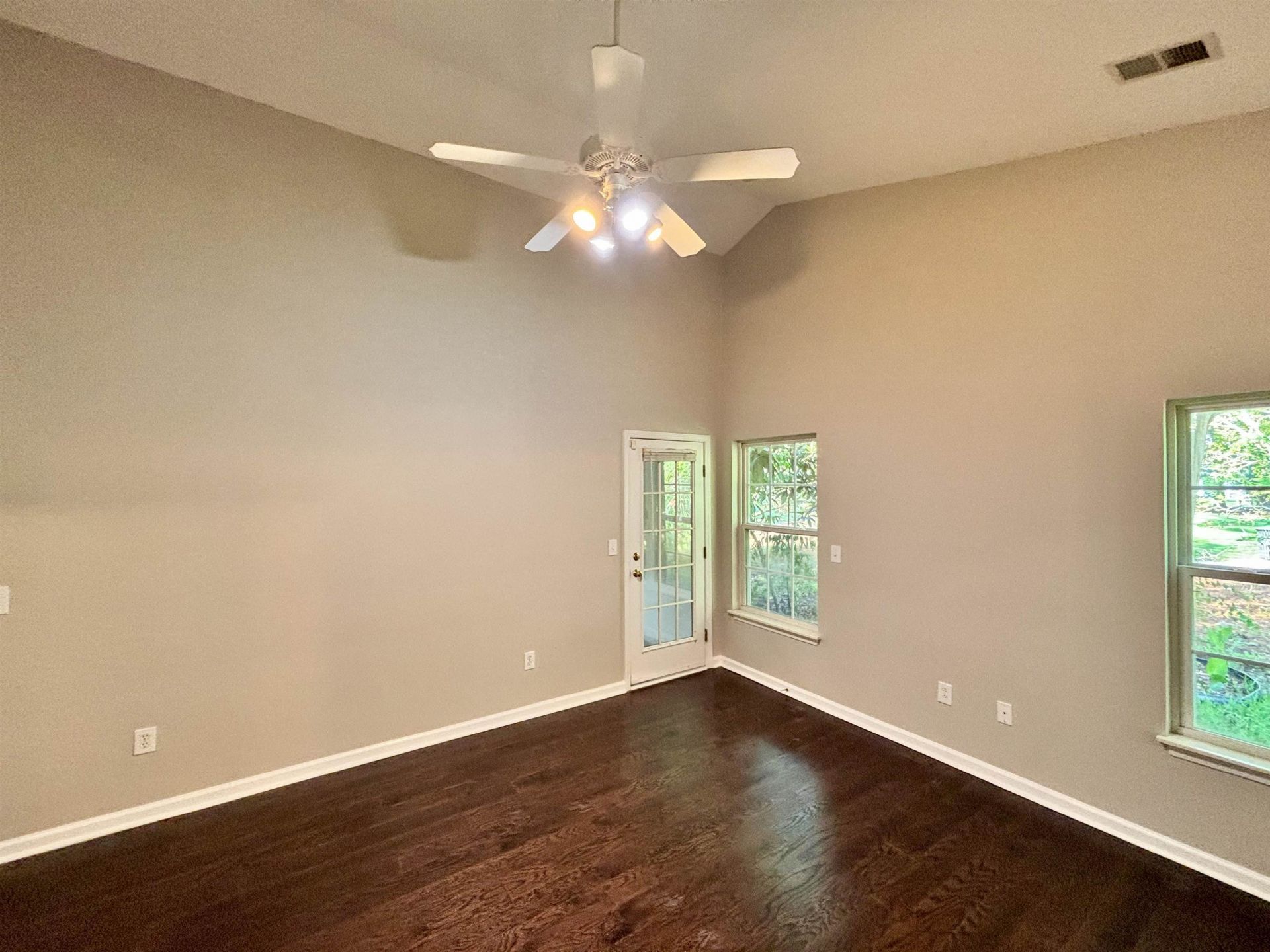 605 Needlerush Ct. Photo 38