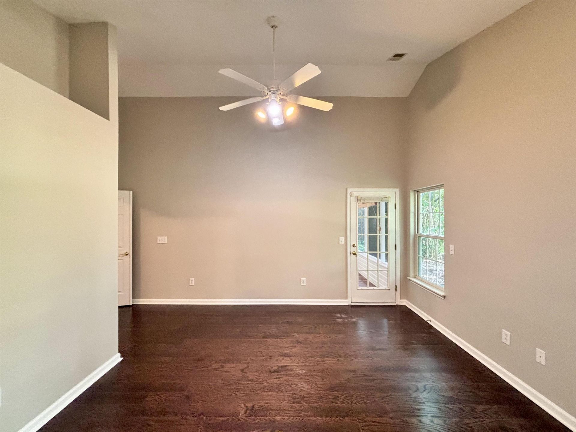 605 Needlerush Ct. Photo 39