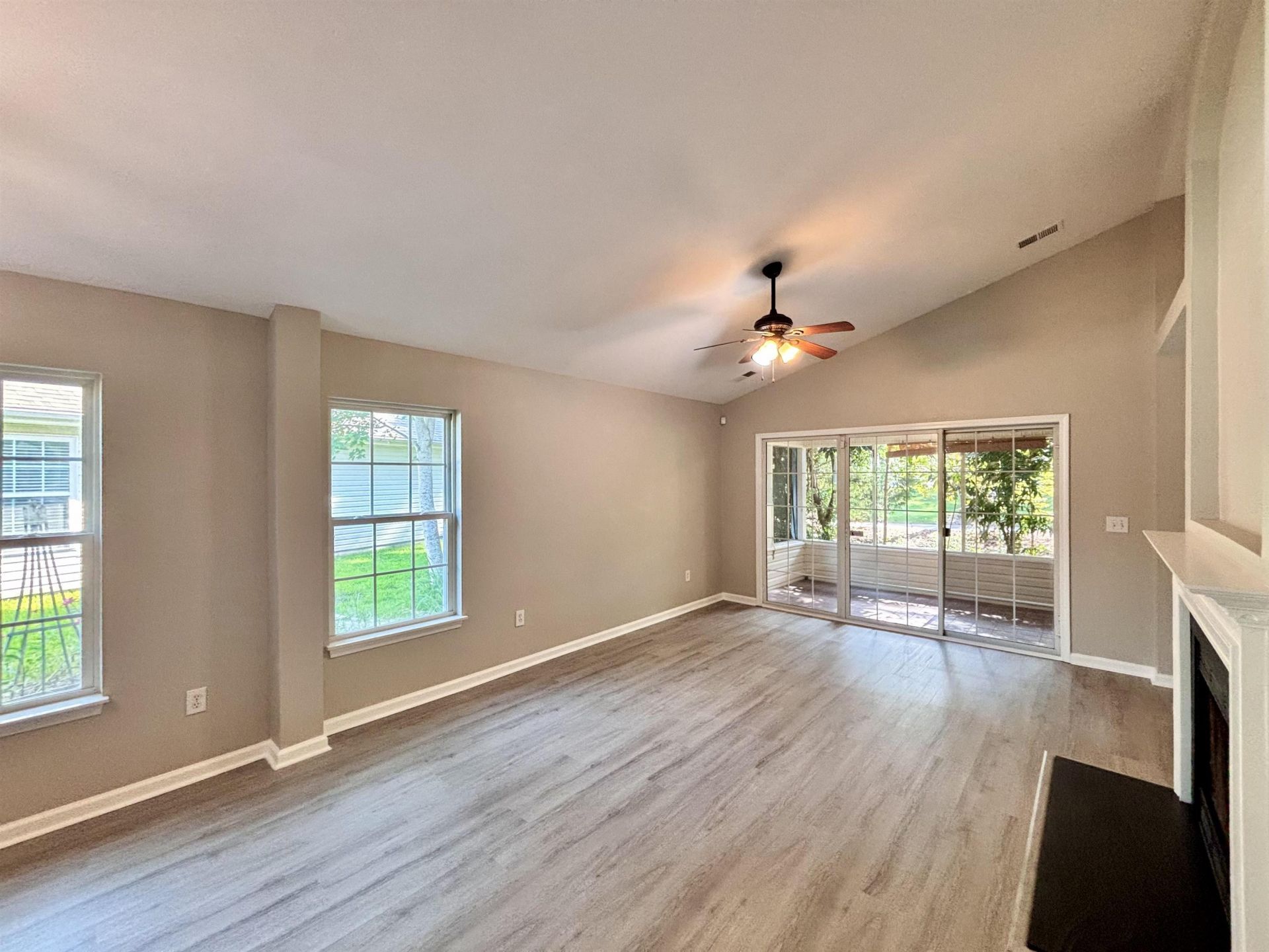605 Needlerush Ct. Photo 6