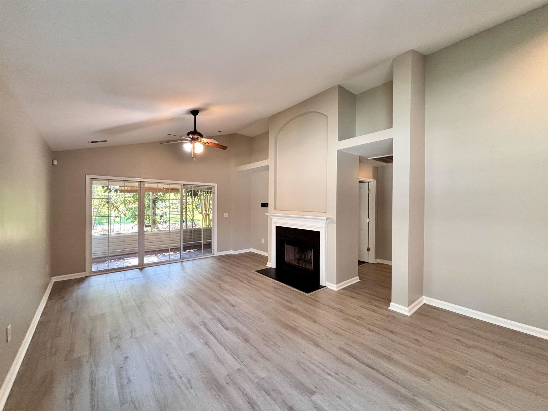 605 Needlerush Ct. Photo 7