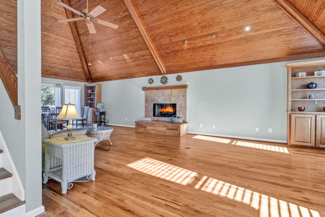 55 Rice Lane Photo 9
